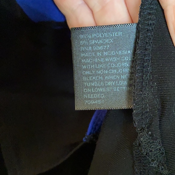 WORTHINGTON BLACK/BLUE/WHITE SLEEVELESS TOP WITH ZIPPER COLLAR ON EACH SIDE! - Picture 5 of 7